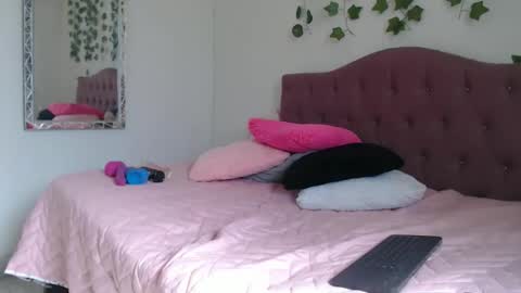 linda online show from September 2025 08:08:02 PM