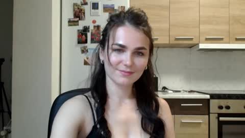Linda online show from October 2025 07:36:02 PM