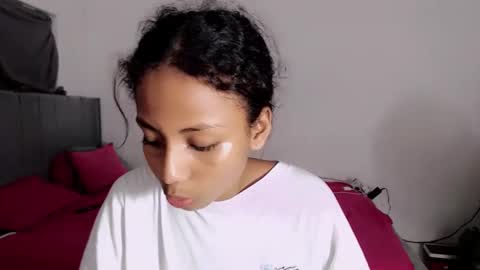 Snapshot of linda_brown_1 chatting on January 2026 02:37:02 AM linda brown online show from January 2026 02:37:02 AM