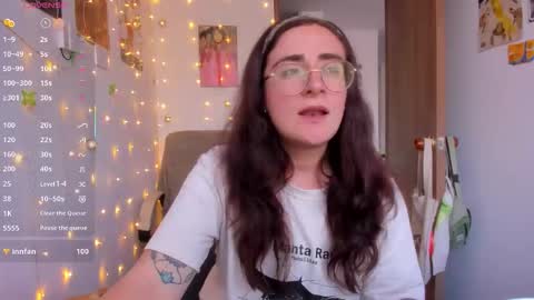 Giggles  online show from November 2025 09:26:02 PM