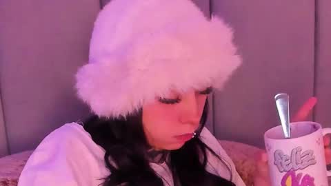 Lindaa maria  online show from January 2026 06:05:01 AM