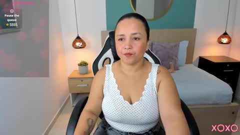 L I N D A online show from February 2025 07:10:02 PM