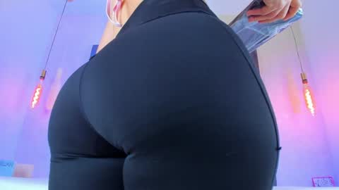 Snapshot of linda_saenz1 chatting on April 2026 11:35:01 AM Linda Saenz online show from April 2026 11:35:01 AM
