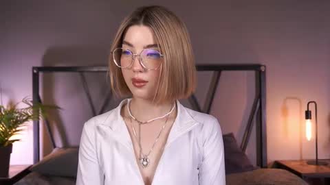 Snapshot of lindathacker chatting on February 2025 11:15:01 AM your Linda is back online show from February 2025 11:15:01 AM