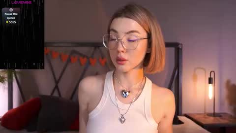 Snapshot of lindathacker chatting on March 2025 08:19:02 AM your Linda is back online show from March 2025 08:19:02 AM