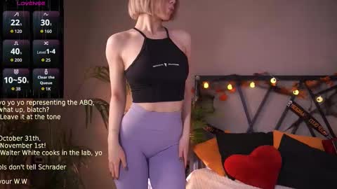 Snapshot of lindathacker chatting on October 2025 04:27:01 AM your Linda is back online show from October 2025 04:27:01 AM