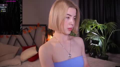 Snapshot of lindathacker chatting on November 2025 04:36:01 AM your Linda is back online show from November 2025 04:36:01 AM