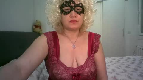 LindaXSmile online show from February 2025 07:05:02 PM