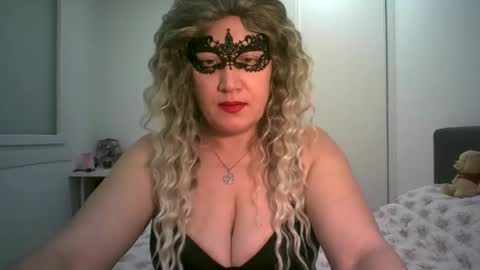 LindaXSmile online show from March 2025 06:47:02 PM
