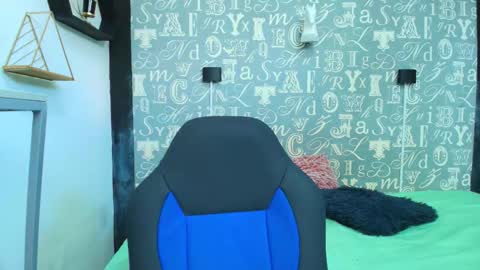  Lindsey  online show from October 2025 02:13:01 PM