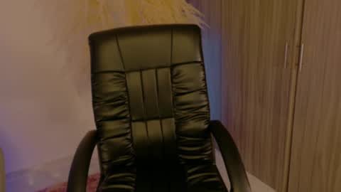 Lindsey Moss online show from February 2026 12:15:01 AM