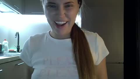 Snapshot of lindsisecret chatting on October 2025 06:35:02 PM Anna online show from October 2025 06:35:02 PM