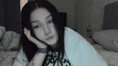 Snapshot of line_green chatting on March 2026 12:11:01 PM Lina online show from March 2026 12:11:01 PM