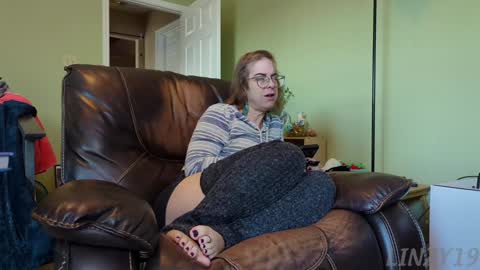 Snapshot of linzy19 chatting on January 2025 03:57:01 PM Linzy19 online show from January 2025 03:57:01 PM