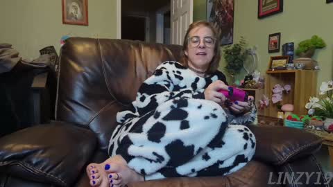 Snapshot of linzy19 chatting on January 2025 04:23:02 AM Linzy19 online show from January 2025 04:23:02 AM