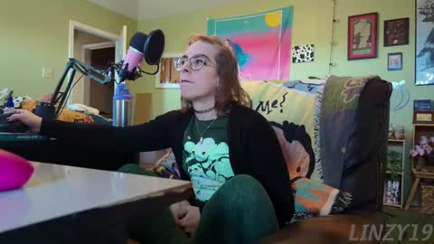 Snapshot of linzy19 chatting on March 2025 03:18:02 PM Linzy19 online show from March 2025 03:18:02 PM