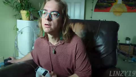 Snapshot of linzy19 chatting on September 2025 07:02:02 PM Linzy19 online show from September 2025 07:02:02 PM