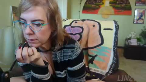 Snapshot of linzy19 chatting on September 2025 02:43:02 PM Linzy19 online show from September 2025 02:43:02 PM