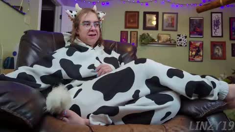 Linzy19 online show from November 2025 04:55:02 AM