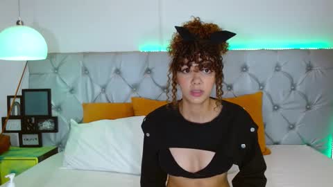 Snapshot of lioravelvetc chatting on February 2026 02:14:01 PM Eliza Moreau online show from February 2026 02:14:01 PM