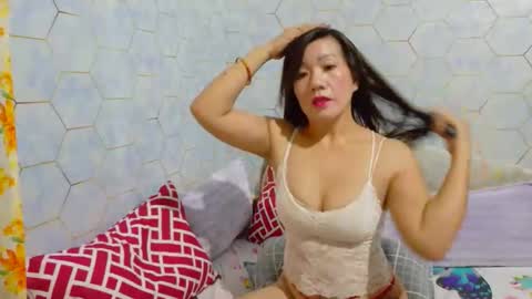 Snapshot of lipsofangel16 chatting on April 2026 03:15:01 AM im cherry online show from April 2026 03:15:01 AM