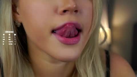 Snapshot of lipswithsmileonthem chatting on March 2025 01:10:02 AM Amelia online show from March 2025 01:10:02 AM