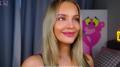 Snapshot of lipswithsmileonthem chatting on November 2025 01:08:01 AM Amelia online show from November 2025 01:08:01 AM