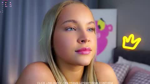 Snapshot of lipswithsmileonthem chatting on November 2025 01:03:02 AM Amelia online show from November 2025 01:03:02 AM