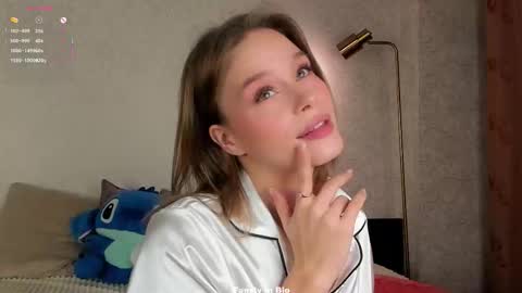 Lina online show from November 2025 01:26:01 AM