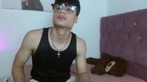 Snapshot of lisa__cute__ chatting on October 2025 03:31:02 PM Lisa and Andru online show from October 2025 03:31:02 PM