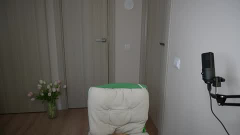 lisa_graham online show from October 2025 04:24:01 AM