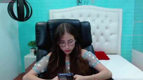 Snapshot of lisa_styleglam chatting on March 2025 01:08:01 PM Lisa online show from March 2025 01:08:01 PM