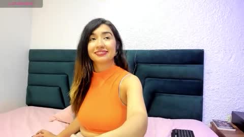 lisa white  online show from December 2025 03:56:01 AM