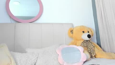 Snapshot of lisaa_a chatting on February 2025 02:04:02 AM Lisa online show from February 2025 02:04:02 AM