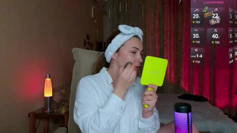 LisaCase online show from November 2025 03:04:01 PM