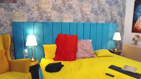 lisacroft online show from September 2025 06:25:02 AM