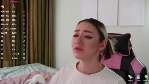   LISA   online show from November 2025 03:23:01 PM