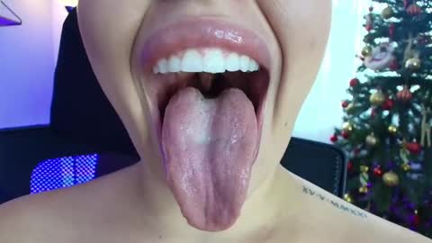 Lisbet online show from January 2025 07:12:01 PM