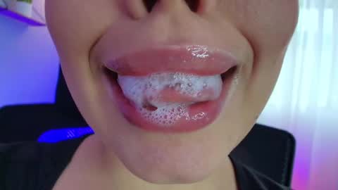 Lisbet online show from January 2025 06:43:01 PM