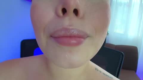 Lisbet online show from February 2025 07:23:01 PM