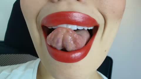 Lisbet online show from October 2025 12:52:02 AM