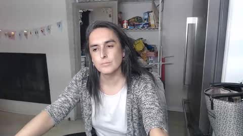 Lisette LaRoche online show from December 2025 01:13:01 AM