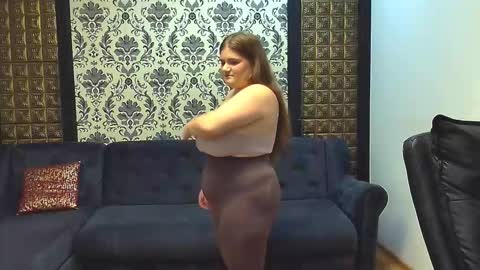 Lisa online show from November 2025 02:49:01 PM