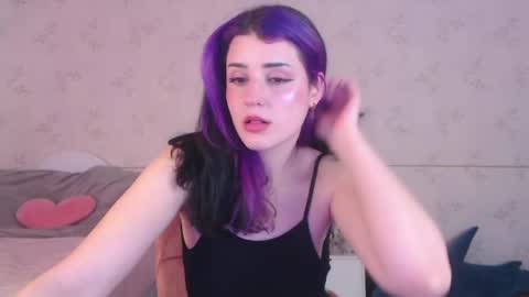 Snapshot of lissalucy chatting on May 2026 06:53:01 AM Alice Dont forget to thumbs up its very important online show from May 2026 06:53:01 AM