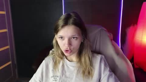 Lena online show from September 2025 04:07:01 AM