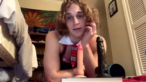 Peaches online show from October 2025 05:51:02 AM