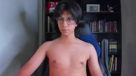 Snapshot of literateboy chatting on October 2025 12:33:02 AM Literateboy online show from October 2025 12:33:02 AM