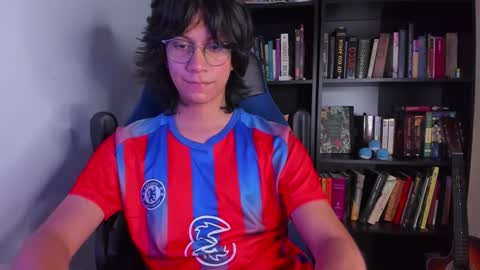 Snapshot of literateboy chatting on October 2025 12:43:02 AM Literateboy online show from October 2025 12:43:02 AM