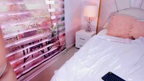 little__doll18 online show from May 2026 09:31:02 PM