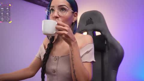 Help me reach 100 likes online show from February 2026 07:08:01 PM